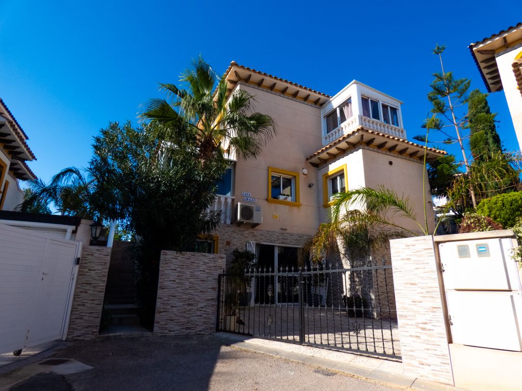 Property photo 1 of 24