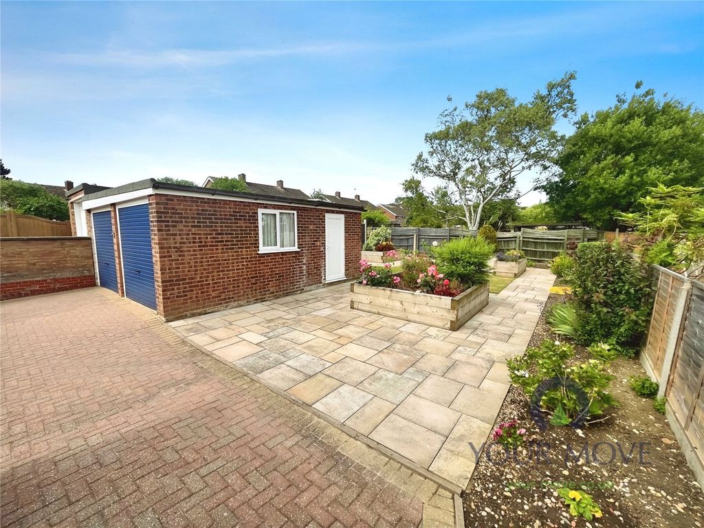 Property photo 3 of 19 Double Garage/Garden