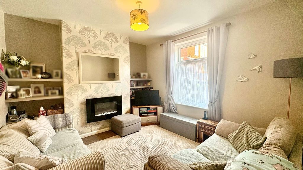 Property photo 2 of 14 Photo 10