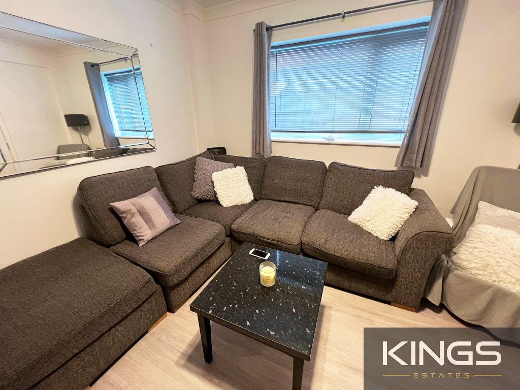 Property photo 1 of 11 9 North Rd (5)Logo