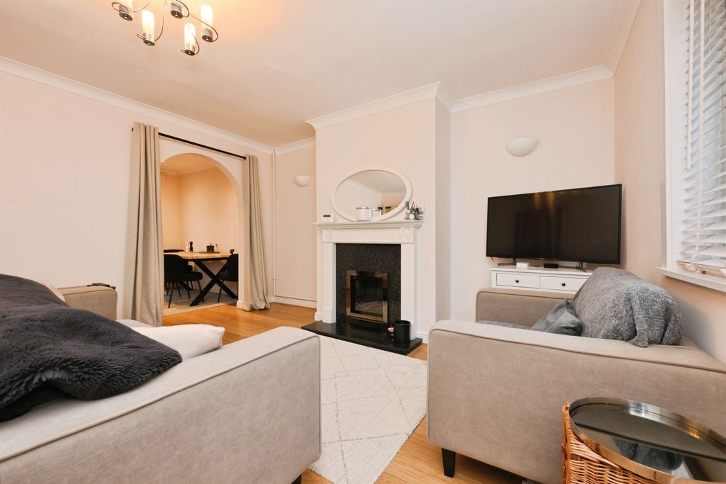 Property photo 3 of 19