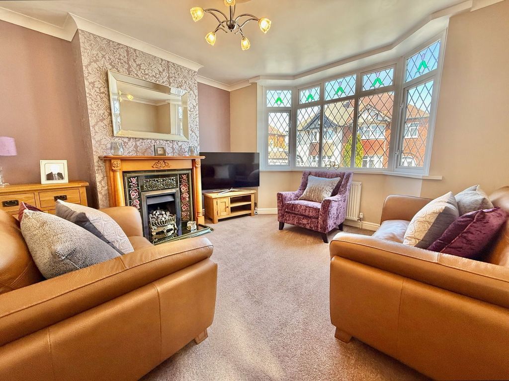 Property photo 2 of 28