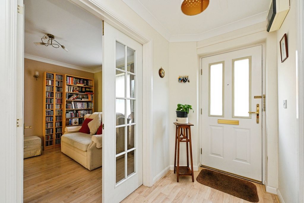 Property photo 3 of 22 Pbox-Img.Jpg