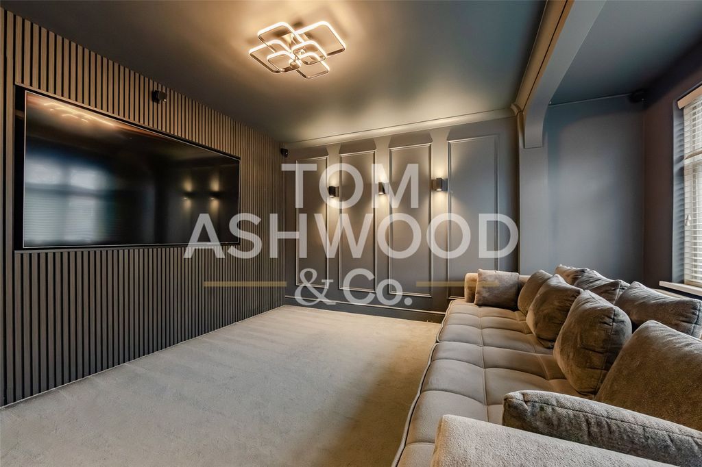 Property photo 2 of 27 Picture No. 05