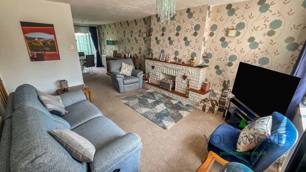 Property photo 2 of 16 Living/Dining Room