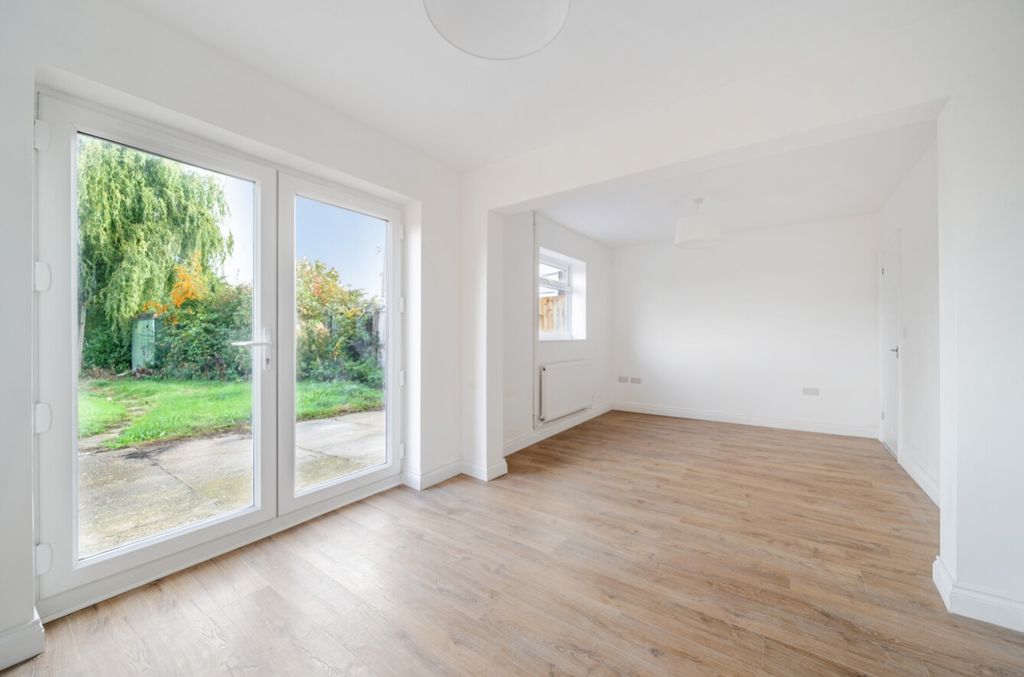 Property photo 2 of 40 1537282-13-1A15Dea041497