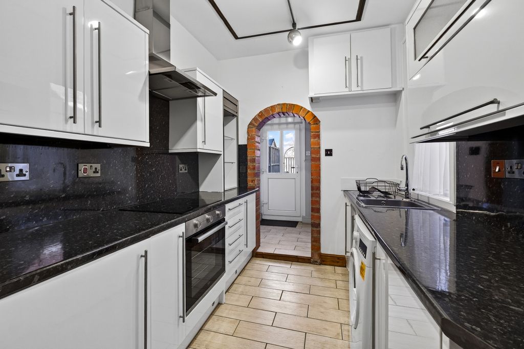 Property photo 3 of 15 Kitchen