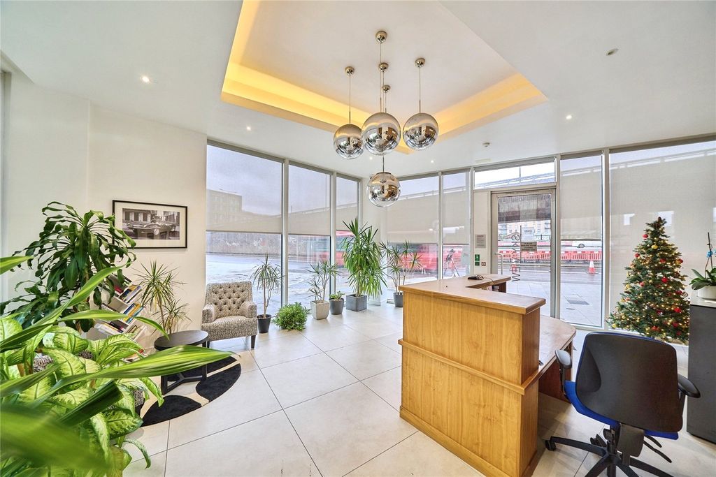 Property photo 2 of 18 Picture No. 10