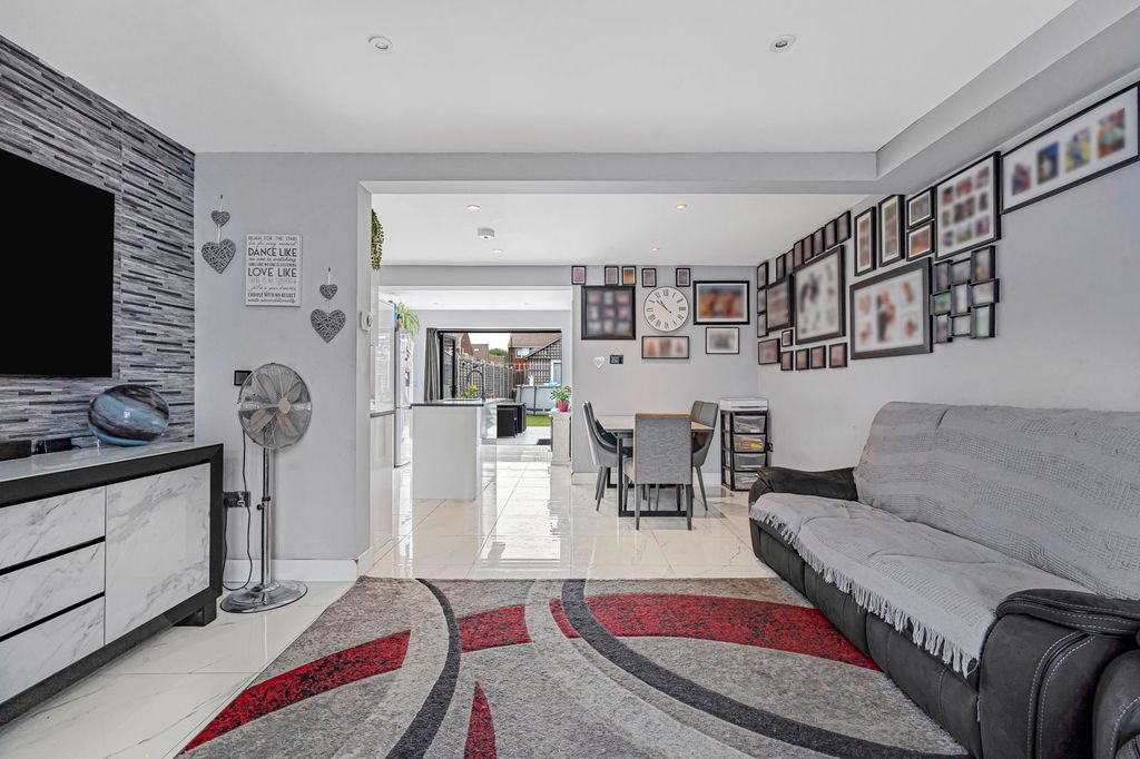 Property photo 3 of 11 Reception Room