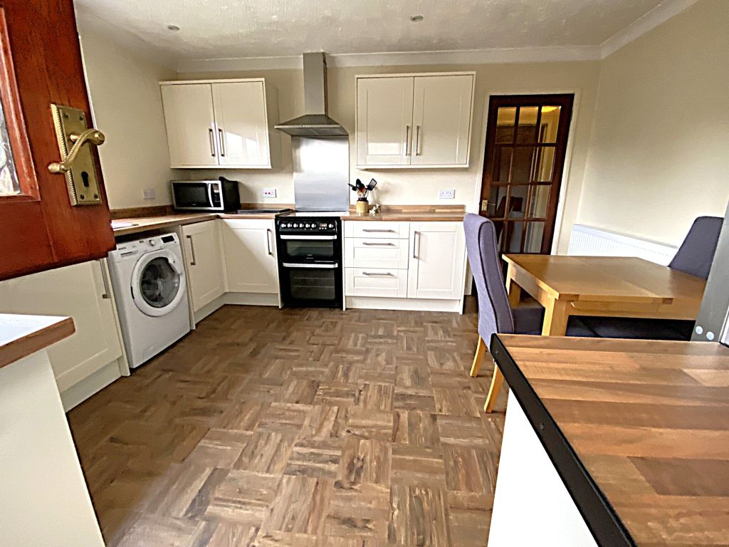 Property photo 2 of 31
