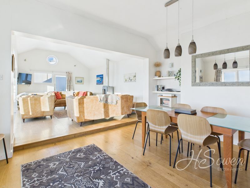 Property photo 3 of 33 Photo 21