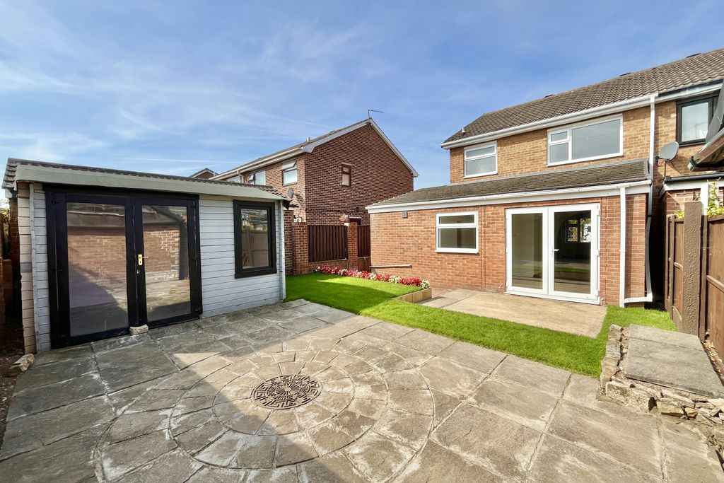 Property photo 2 of 21 20