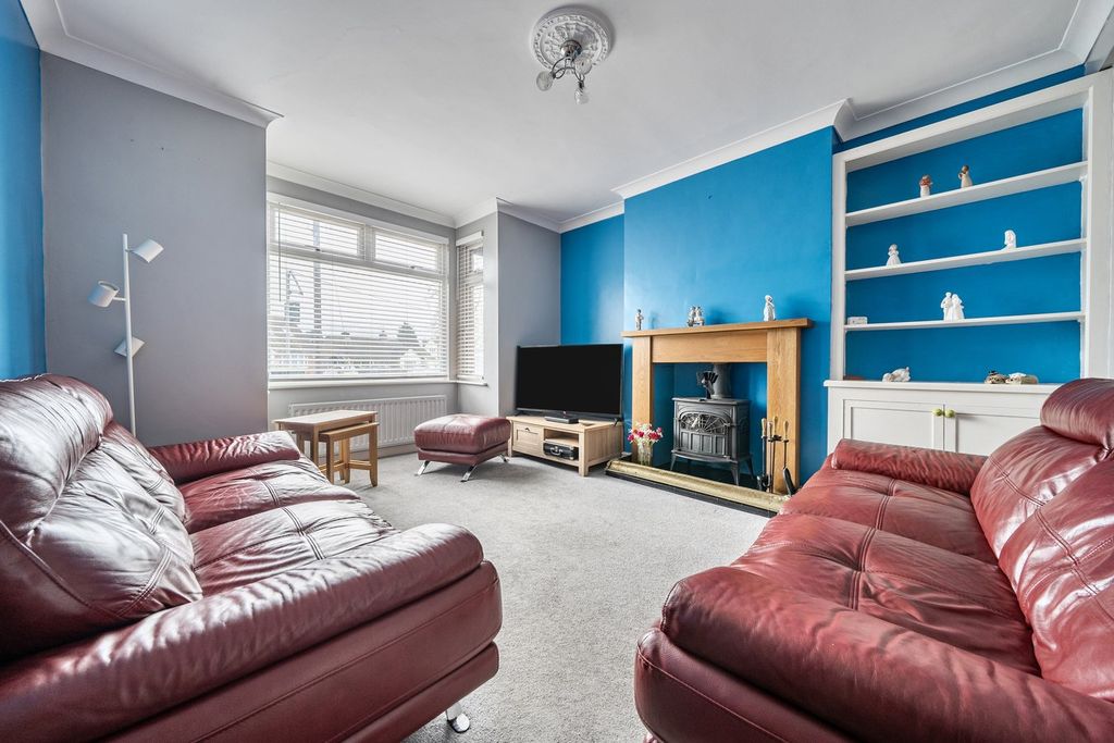 Property photo 3 of 16