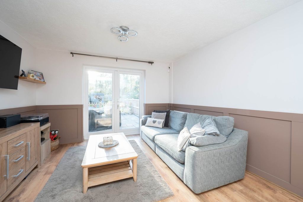 Property photo 3 of 18