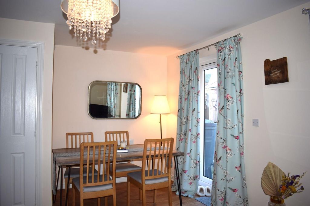 Property photo 3 of 8 Lounge 2.Jpg