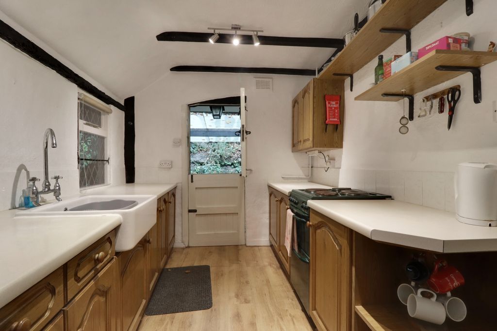 Property photo 3 of 34 Kitchen