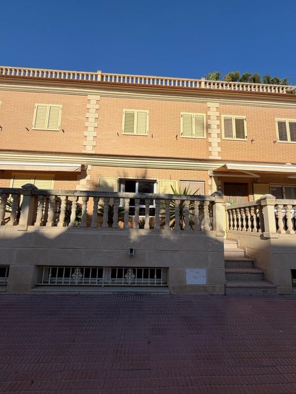 Property photo 2 of 21