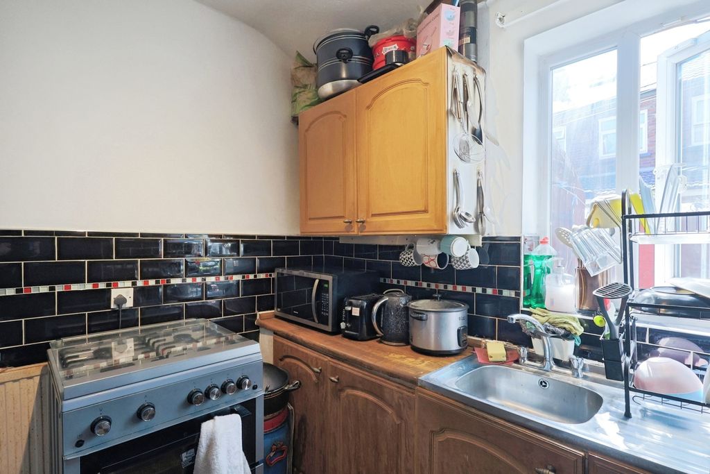Property photo 3 of 17 Photo