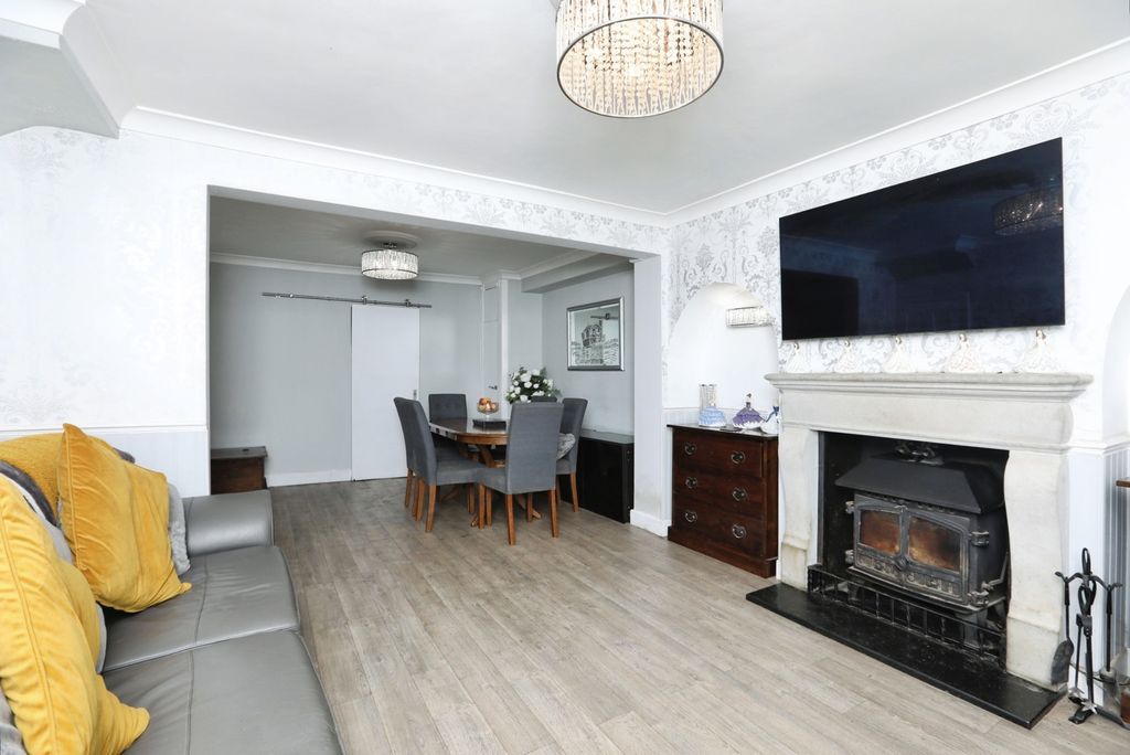 Property photo 2 of 19 Pbox-Img.Jpg