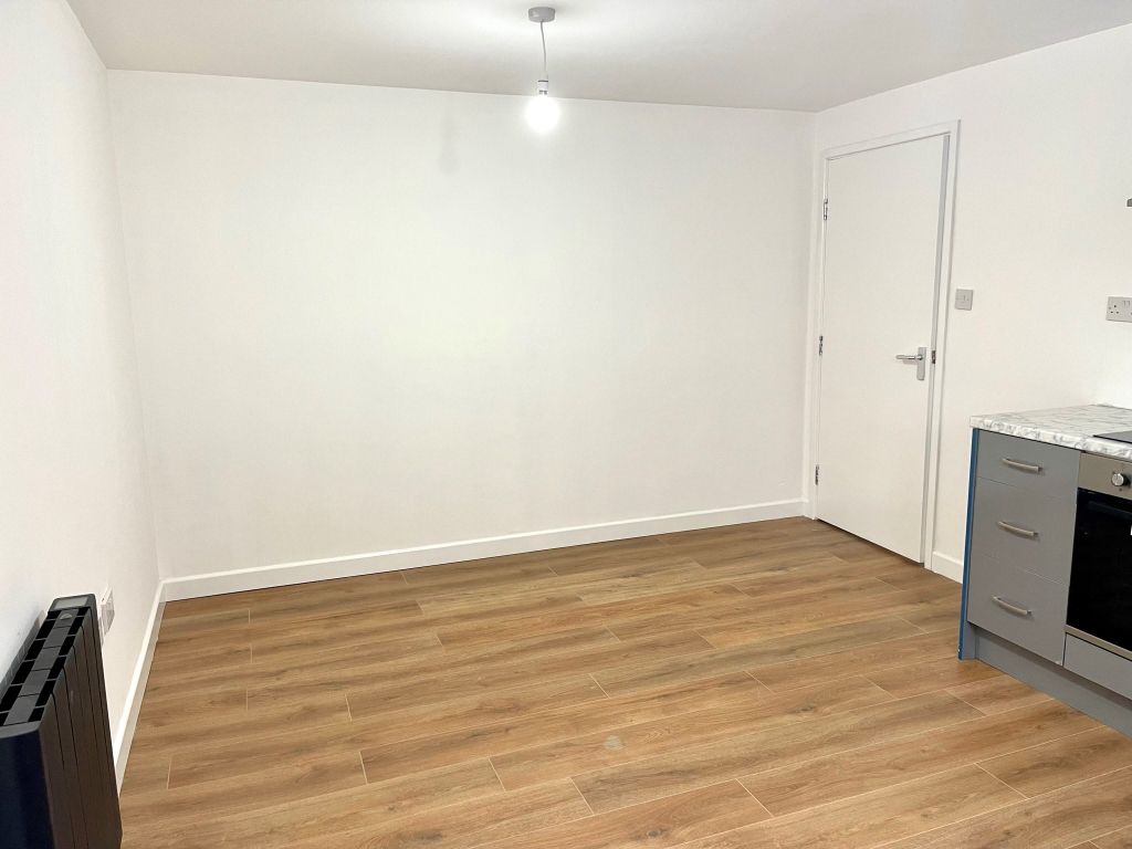 Property photo 3 of 10 Bedroom