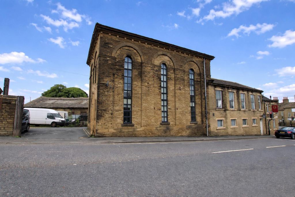 Property photo 1 of 12