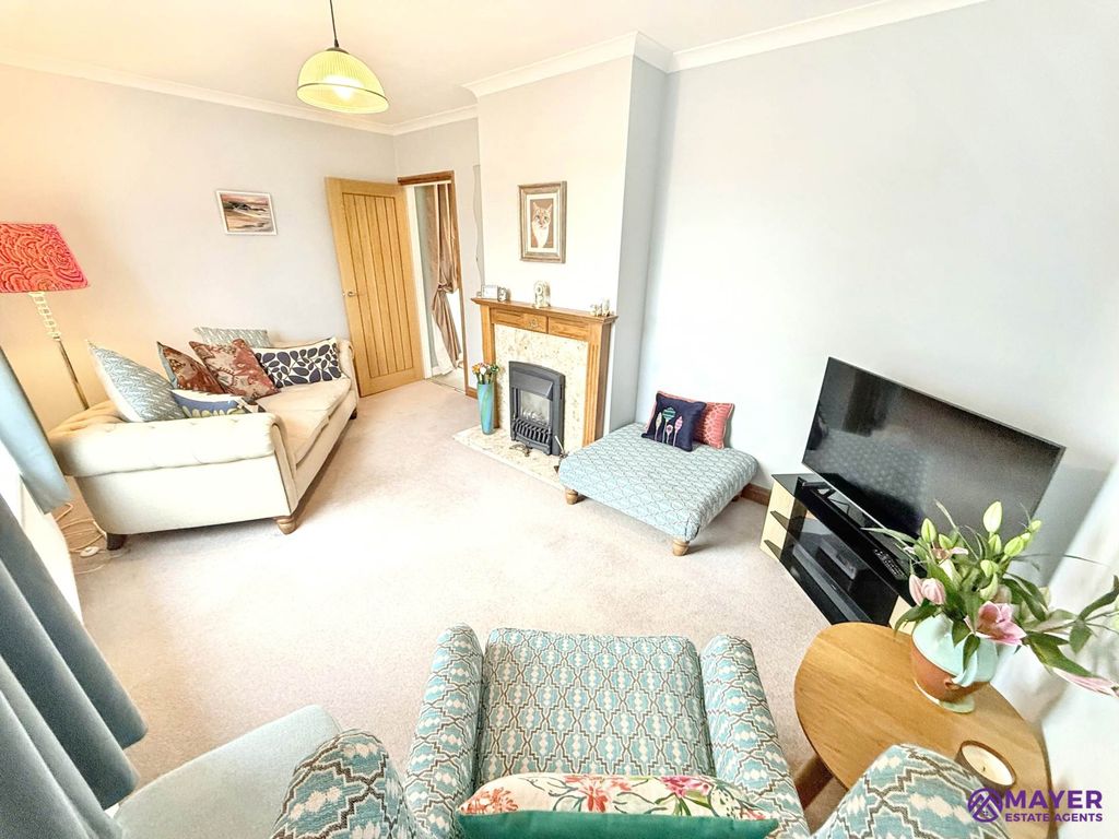 Property photo 2 of 13