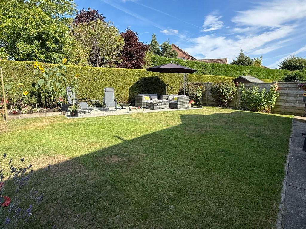 Property photo 3 of 20 Garden