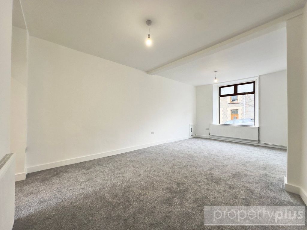 Property photo 2 of 15 Picture No. 02