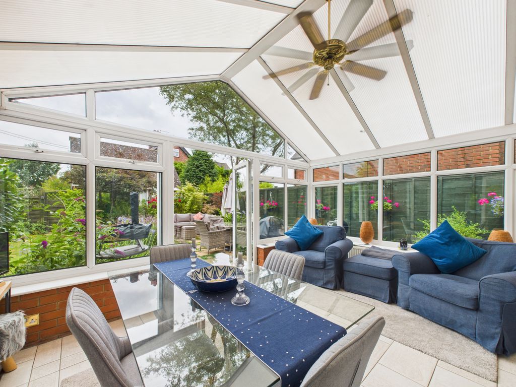 Property photo 3 of 26 Conservatory