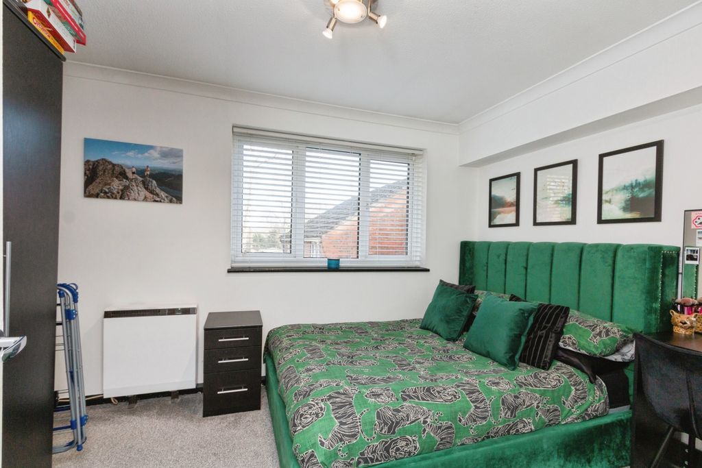 Additional image 7 of 1 bed flat for saleDudley Close, Bordon GU35