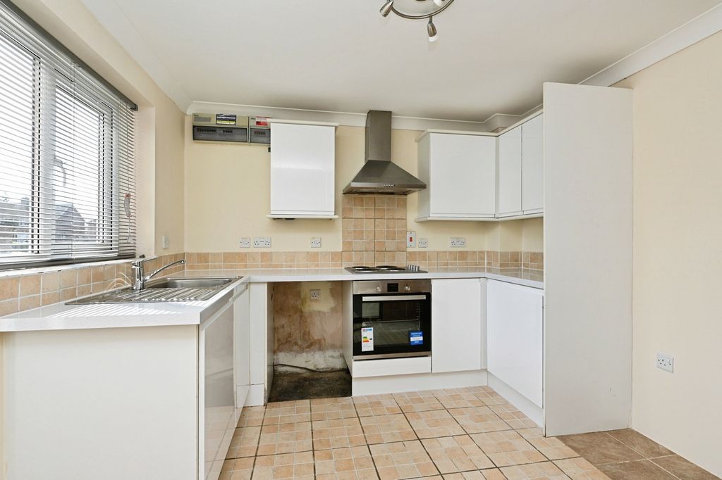 Property photo 2 of 17 Photo