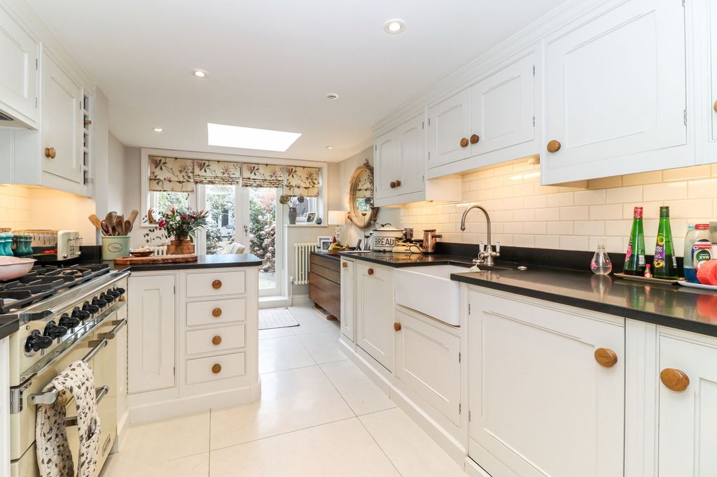 Property photo 3 of 29