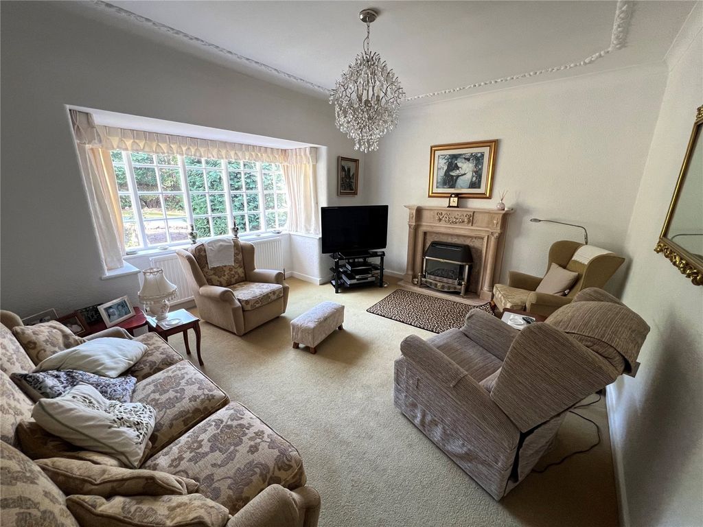 Property photo 3 of 17 Sitting Room