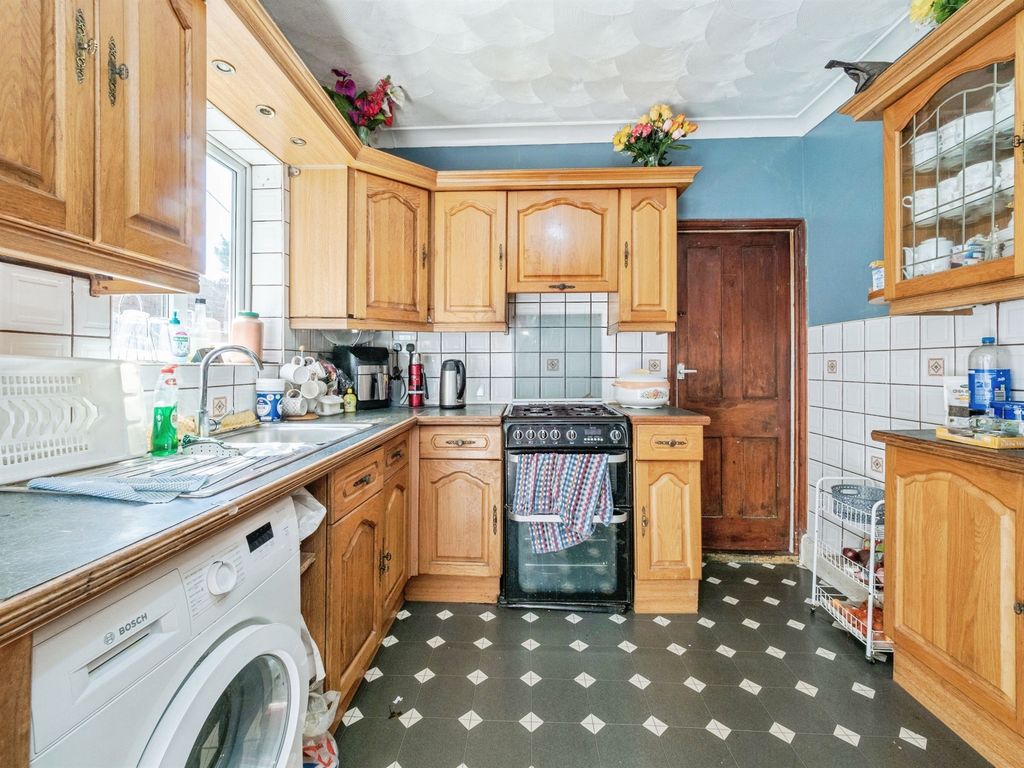 Property photo 2 of 13