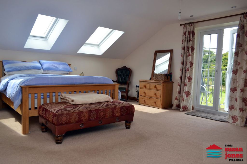 Property photo 3 of 23