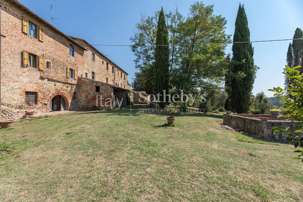 Property photo 3 of 34