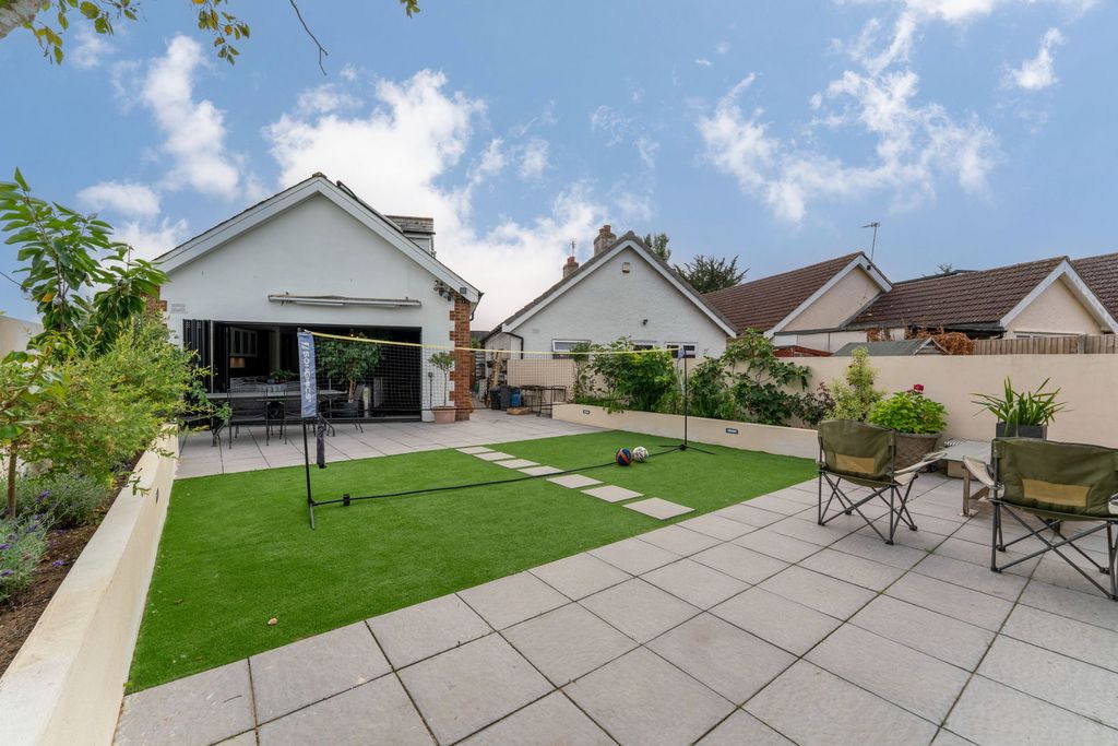 Property photo 3 of 5