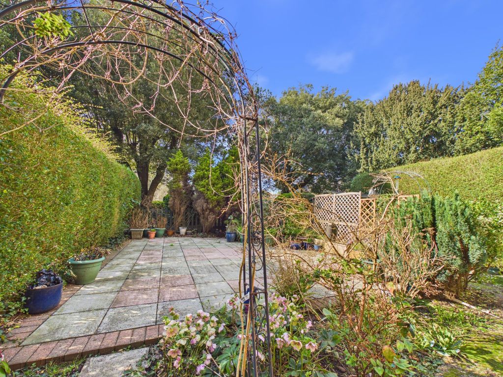 Property photo 2 of 21 Private Garden