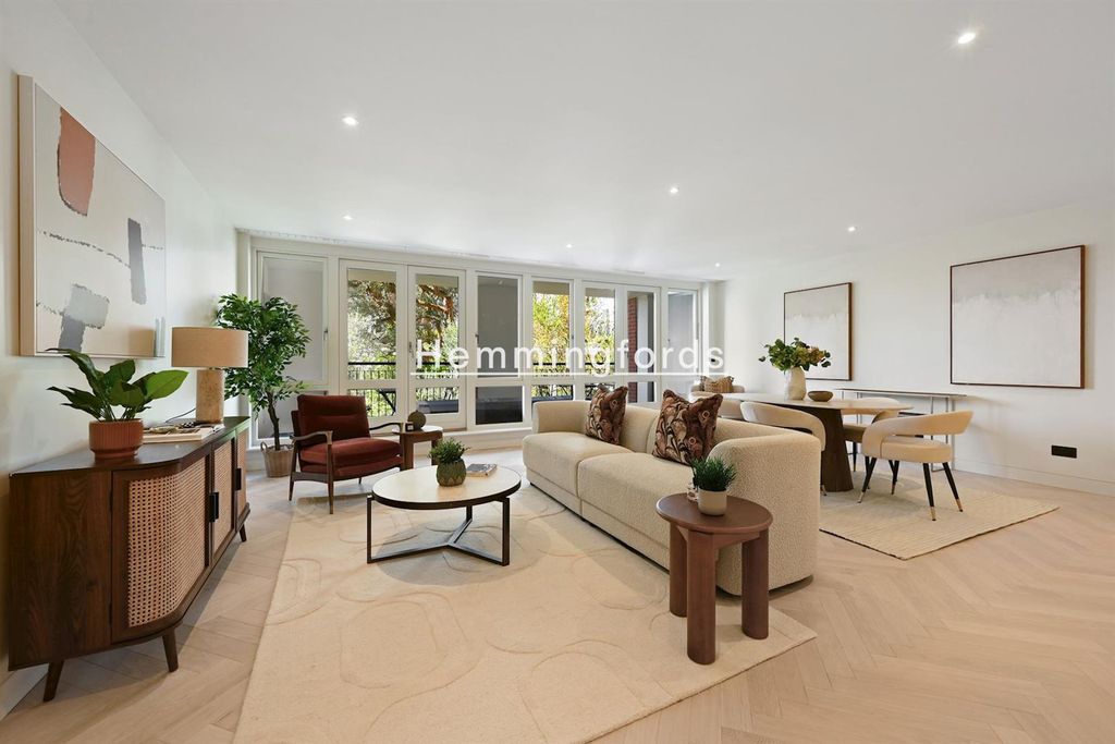 Property photo 1 of 23 05-27E3Gchems- Apt 15 Kidderpore Ave - Reception 4