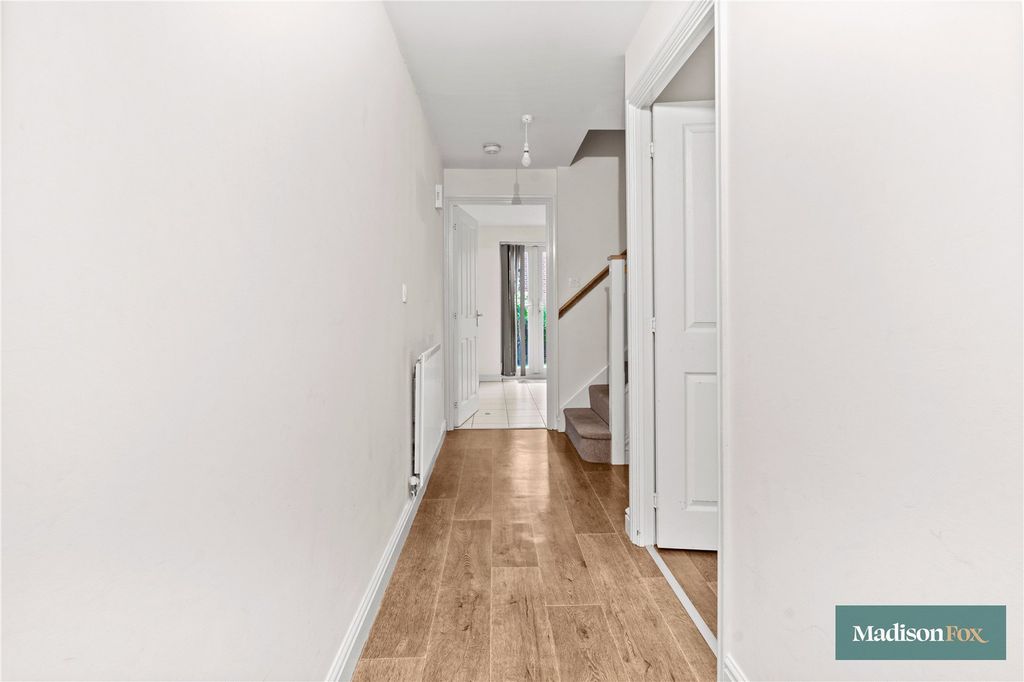 Property photo 2 of 19 Picture No. 25