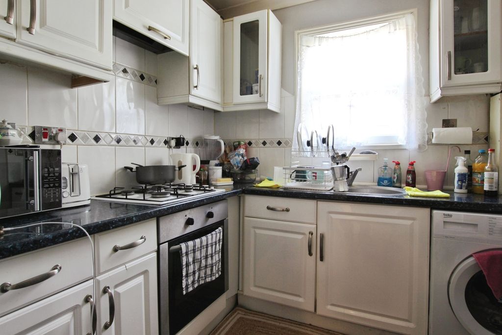 Property photo 2 of 17 Photo