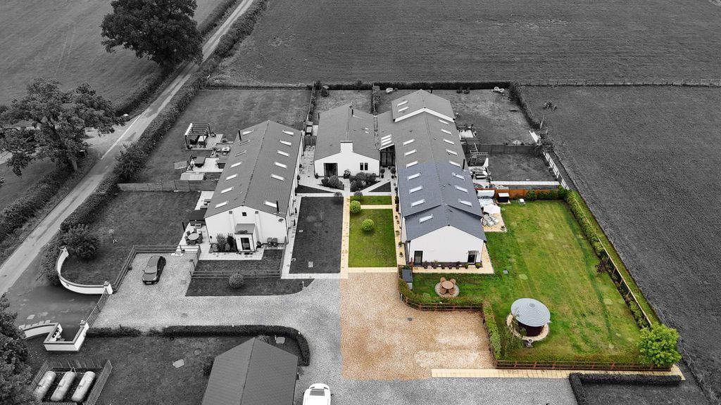 Property photo 2 of 46