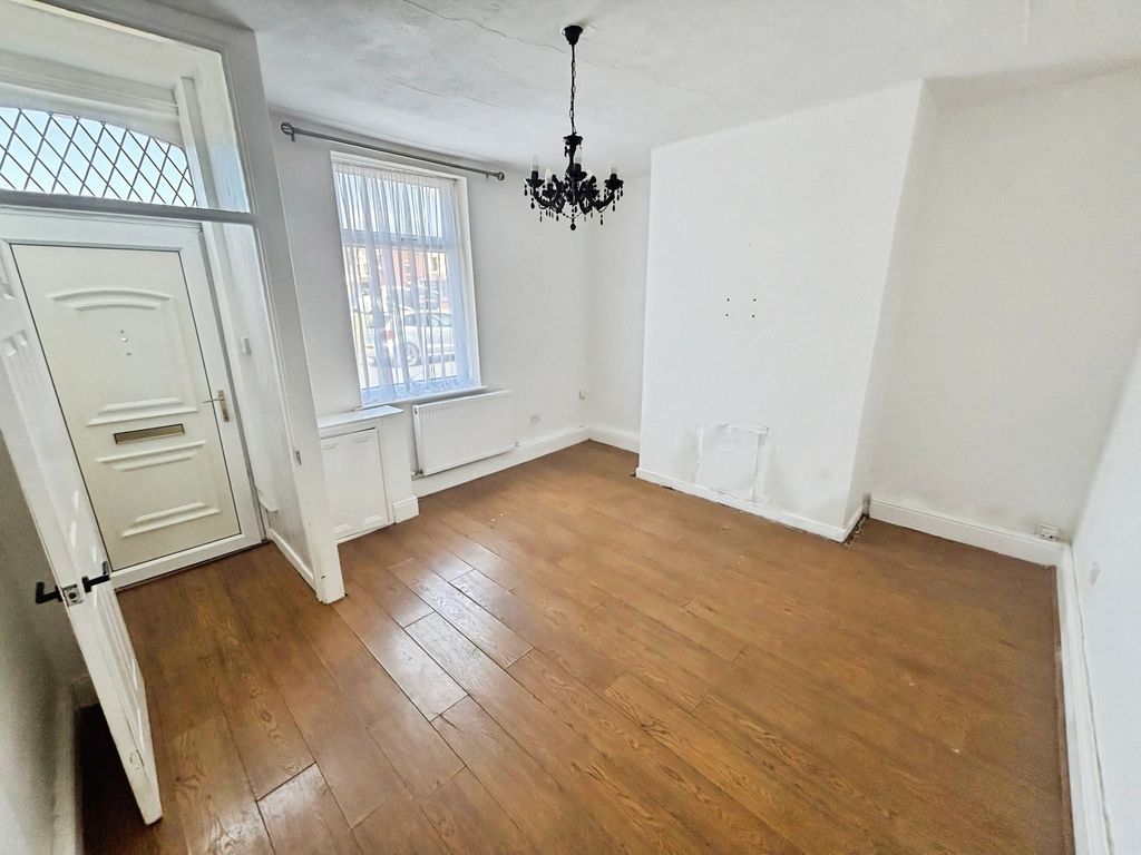 Property photo 2 of 8 Living Room