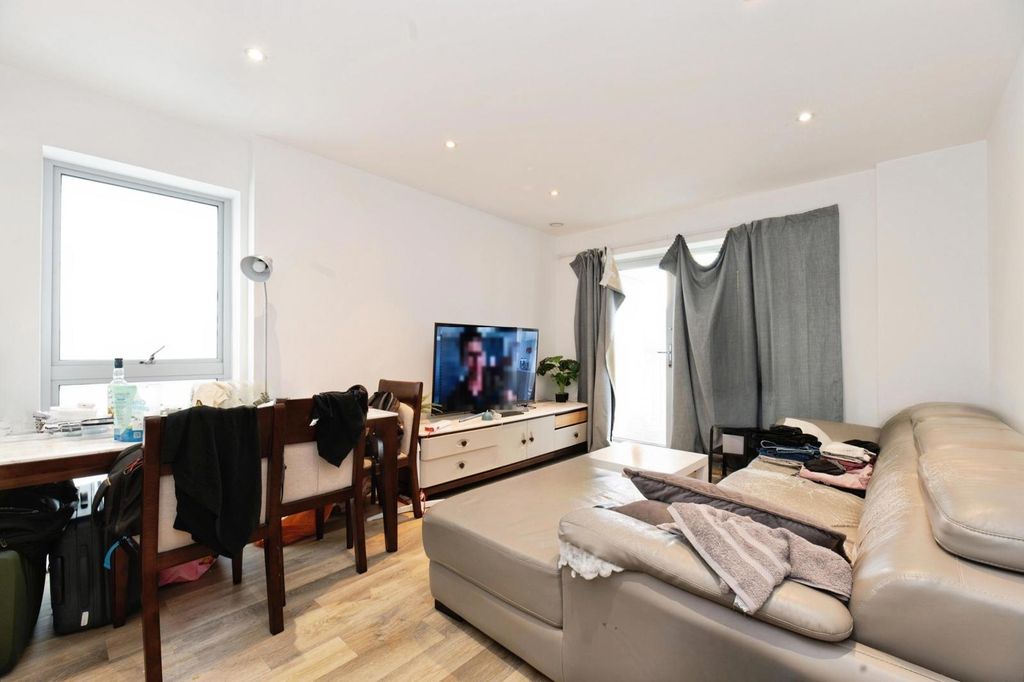 Property photo 3 of 10 Pbox-Img.Jpg