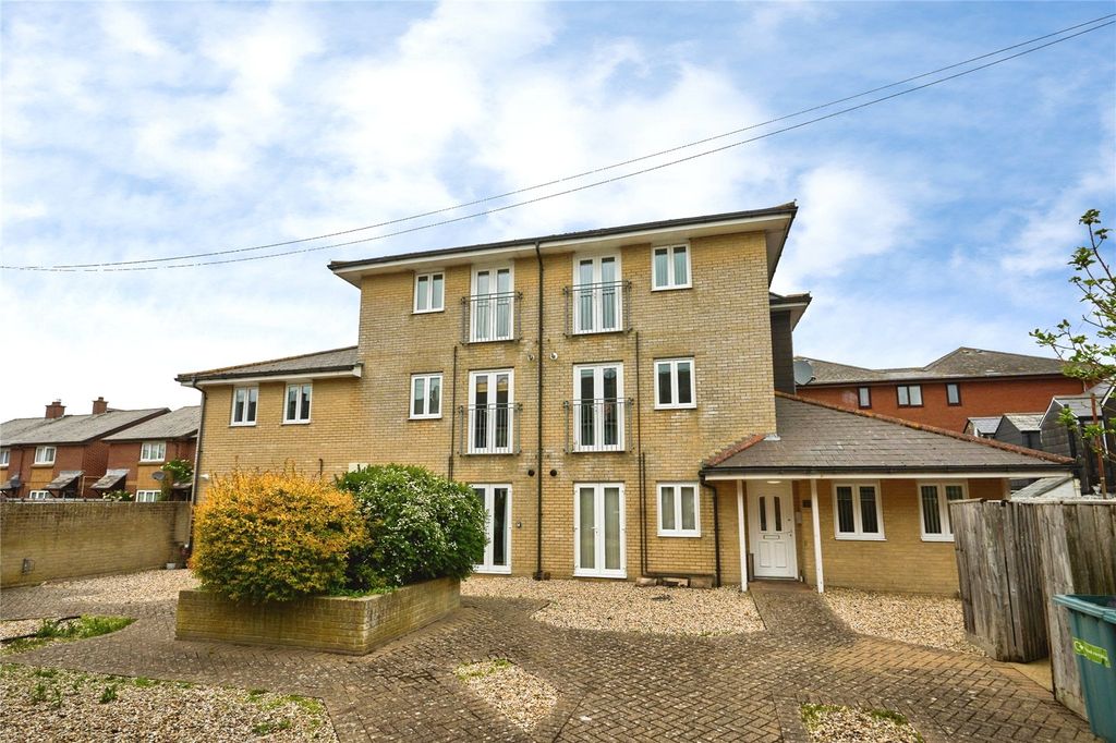 Property photo 1 of 10 Front
