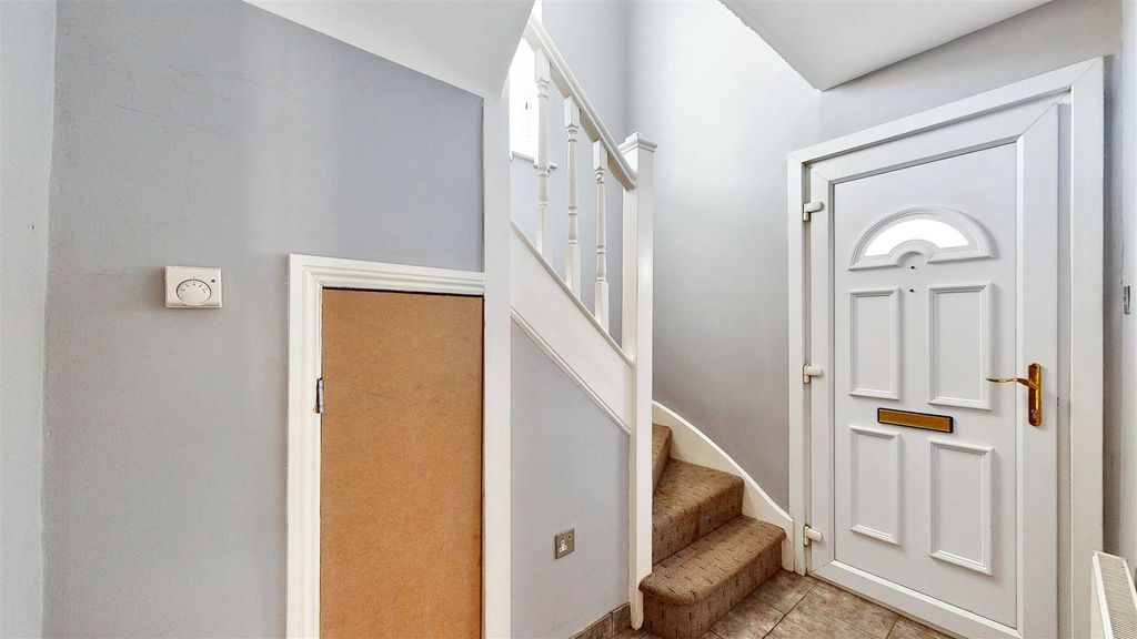 Property photo 2 of 15 Entrance.Jpg