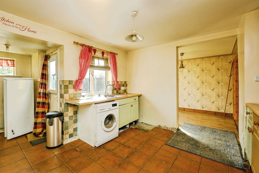 Property photo 3 of 13