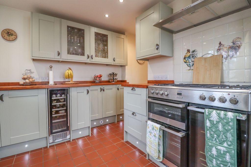 Property photo 3 of 13 4141157