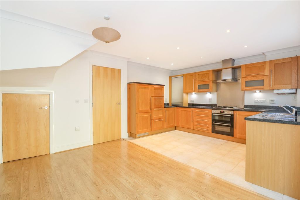 Property photo 3 of 21