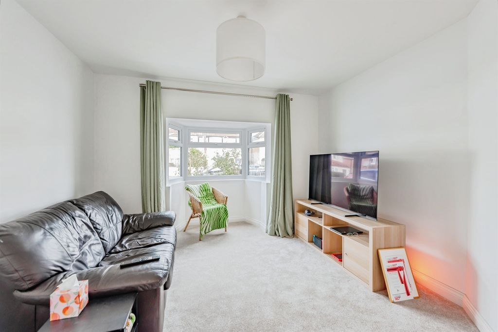 Property photo 2 of 23